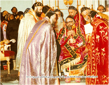 Description: http://www.socmnet.org/photos01/Zakka/enthronement6.jpg